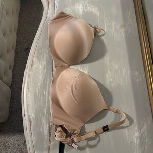 BRAND NEW VICTORIA SECRET BRA